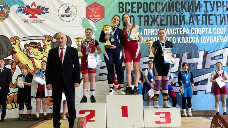 24 медали завоевали тяжелоатлеты Иркутской области на всероссийских соревнованиях